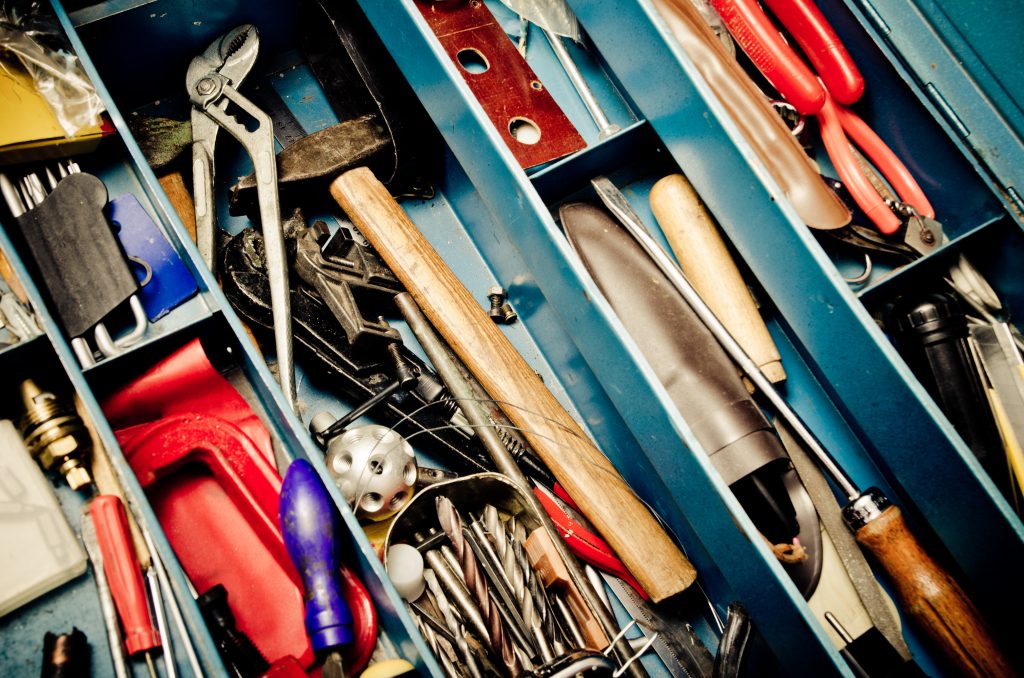 5 plumbing tools each home should have